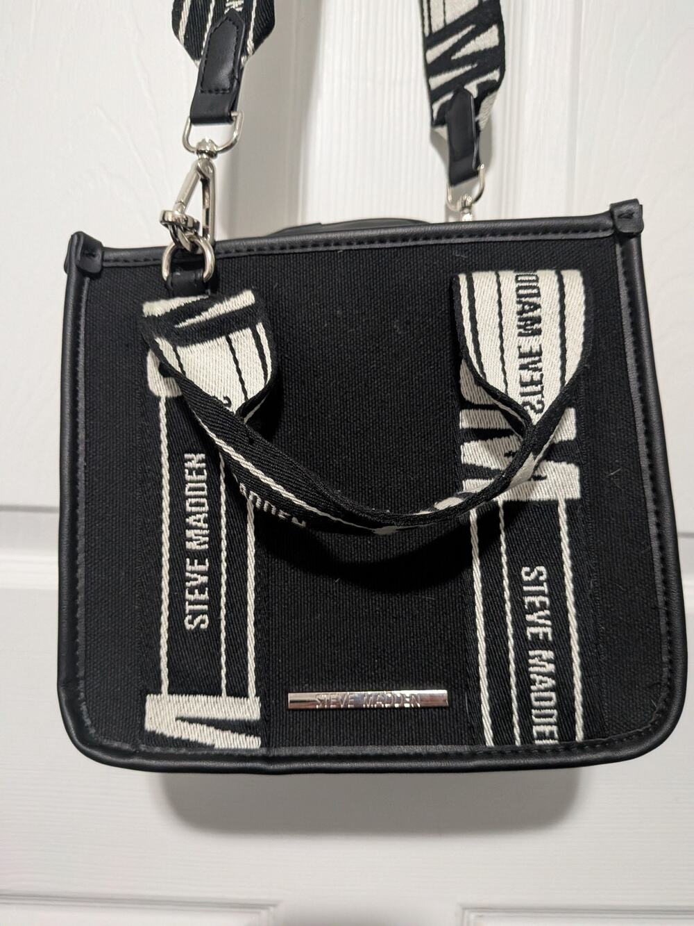 Steve Madden Black & White Purse Handbag